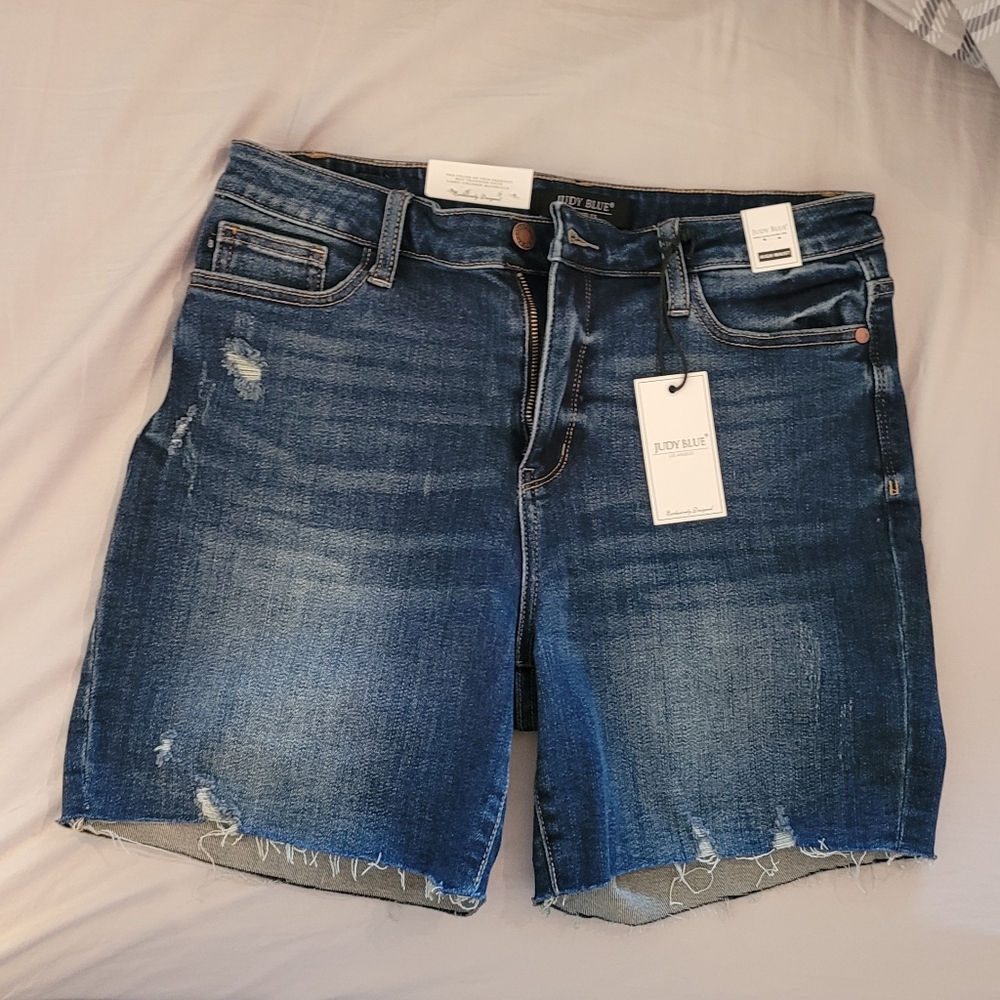 Judy Blue Not Quite Bermuda Shorts